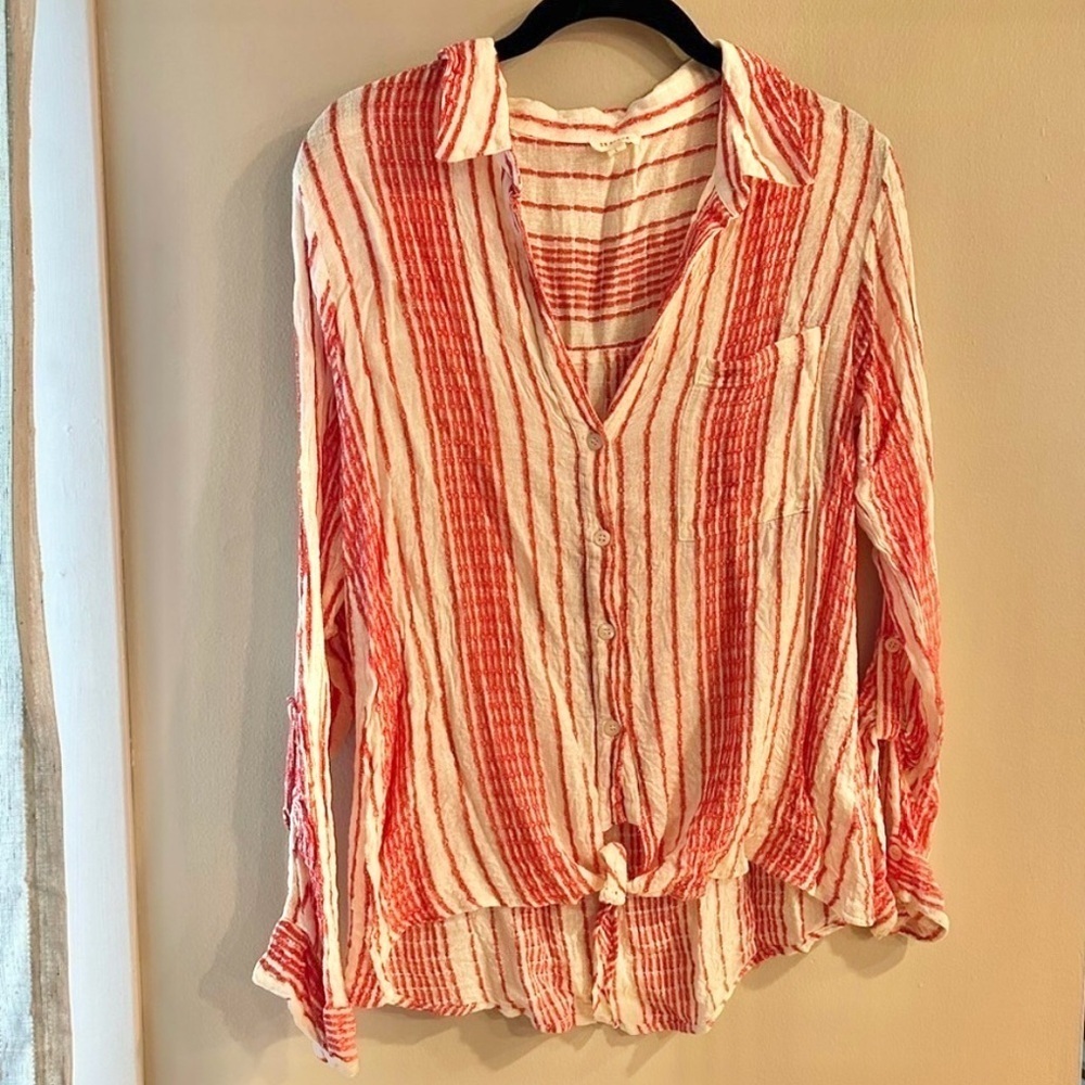 En Créme Red Striped Button Down Size L